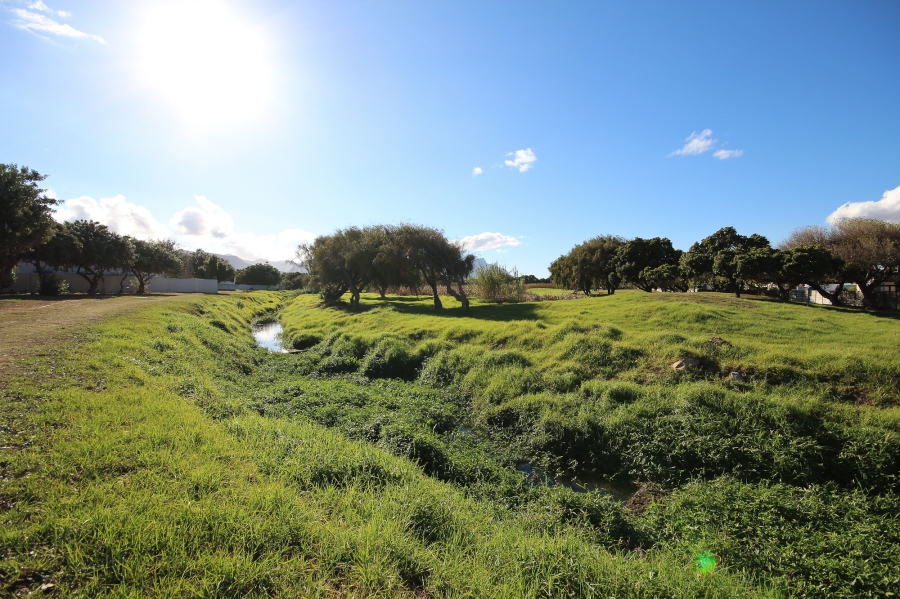 3 Bedroom Property for Sale in Kirstenhof Western Cape